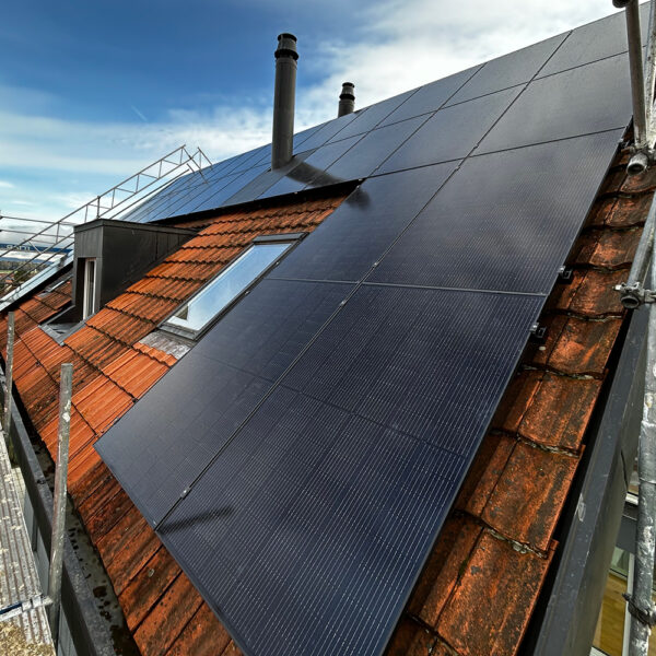 Grimm Solartechnik AG - Installation photovoltaïque sur toiture