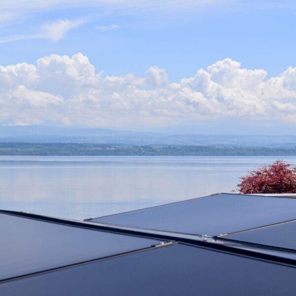 Grimm Solartechnik AG - Photovoltaik Flachdach-Anlage