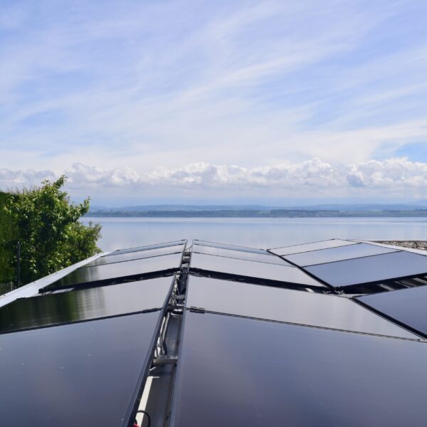 Grimm Solartechnik AG - Photovoltaik Flachdach-Anlage