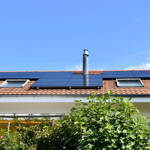 Grimm Solartechnik AG - Photovoltaik Aufdach-Anlage